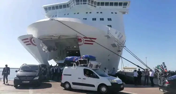 تساهم‭ ‬في‭ ‬بناء‭ ‬اقتصاد‭ ‬مستدام‭ ‬ تحويلات‭ ‬التونسيين‭ ‬بالخارج‭ ‬وعائدات‭ ‬السياحة‭ ‬تقفزان‭ ‬إلى‭ ‬5802‭ ‬مليون‭ ‬دينار